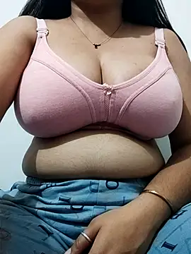 Snapshot of priya_hot_69 chatting on 12.15.25 priya hot 69 online show from 12.15.25