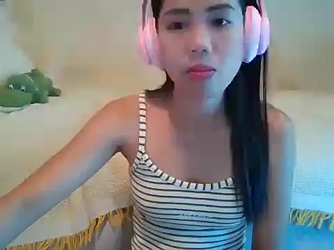 Snapshot of AnnewithanE chatting on 09.12.25 AnnewithanE online show from 09.12.25