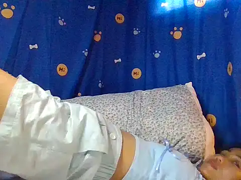 Snapshot of AnnewithanE chatting on 12.18.25 AnnewithanE online show from 12.18.25