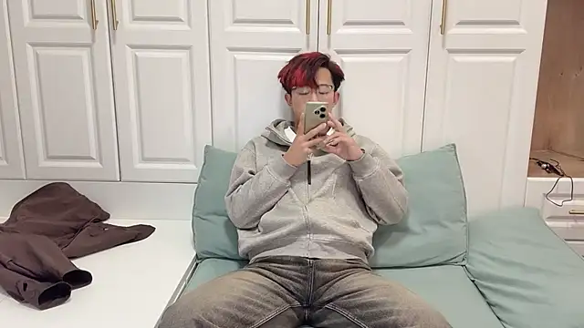 STxuguanhan online show from 10.26.25