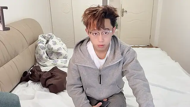 STxuguanhan online show from 12.04.25