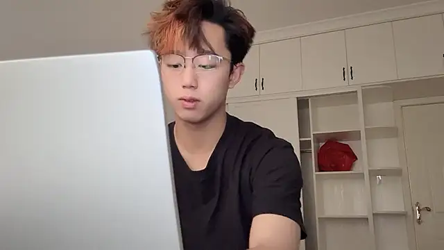 STxuguanhan online show from 12.16.25