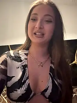 Snapshot of RebekaRose chatting on 10.13.25 RebekaRose online show from 10.13.25