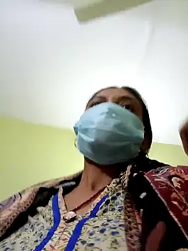 Snapshot of Mast-Haseena chatting on 11.13.25 Mast-Haseena online show from 11.13.25