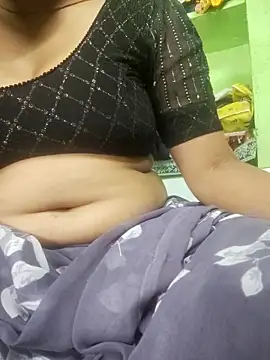 Snapshot of Hot_pooja55 chatting on 09.24.25 Hot pooja55 online show from 09.24.25