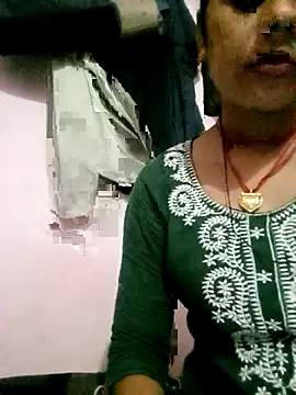 Snapshot of Hot_tin74 chatting on 09.29.25 Hot tin74 online show from 09.29.25