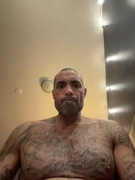 Snapshot of Fine10ne chatting on 12.02.25 Fine10ne online show from 12.02.25