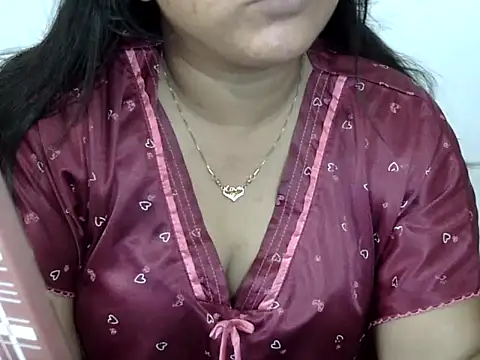 Mon-Luv online show from 04.10.26