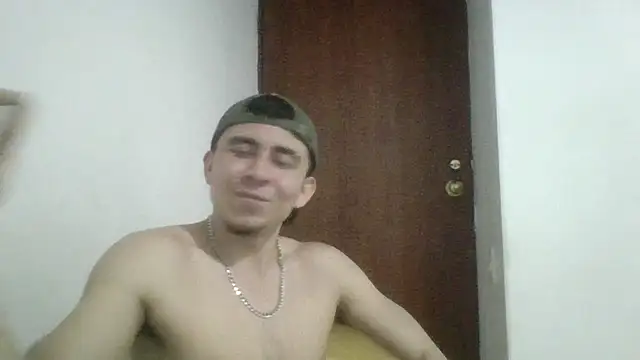 Snapshot of Eross_Santy chatting on 06.18.26 Eross Santy online show from 06.18.26