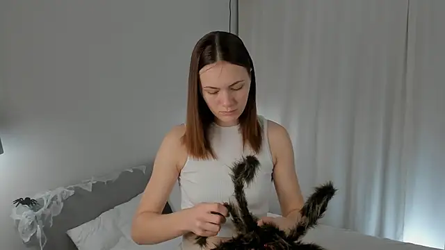 Snapshot of SirenaOstrem chatting on 11.02.25 SirenaOstrem online show from 11.02.25