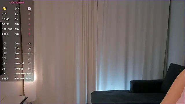 Snapshot of SirenaOstrem chatting on 11.23.25 SirenaOstrem online show from 11.23.25