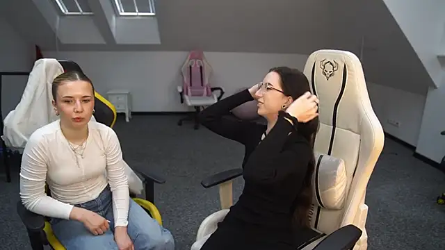 Snapshot of _Lili_054 chatting on 09.16.25  Lili 054 online show from 09.16.25