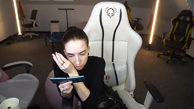 Snapshot of _Lili_054 chatting on 10.09.25  Lili 054 online show from 10.09.25