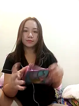 Lovelyclaya online show from 12.18.25