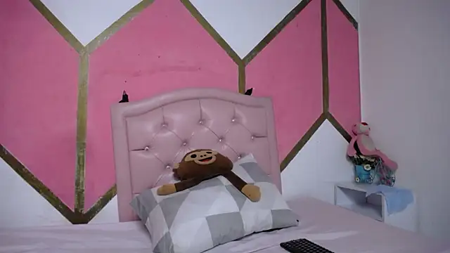 Snapshot of Mia_Wilsom chatting on 12.03.25 Mia Wilsom online show from 12.03.25