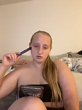 Snapshot of young_hailey chatting on 11.02.25 young hailey online show from 11.02.25