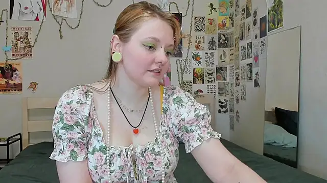 Snapshot of WonderConnie1 chatting on 06.30.26 WonderConnie1 online show from 06.30.26