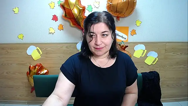 Snapshot of BridjetTur chatting on 09.18.25 BridjetTur online show from 09.18.25