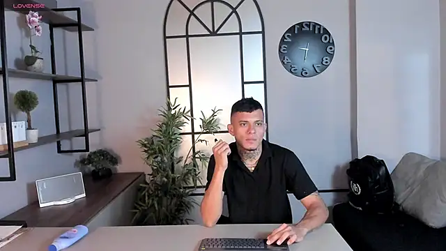 MrJustin  online show from 10.08.25