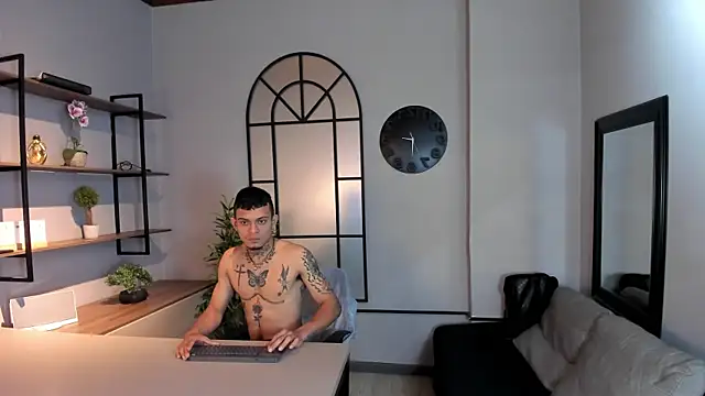 MrJustin  online show from 10.20.25