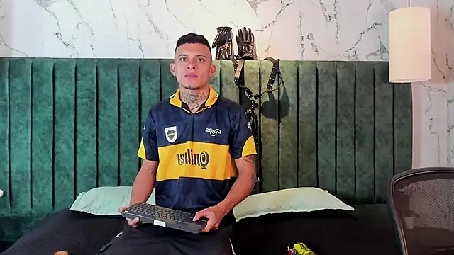 MrJustin  online show from 11.14.25