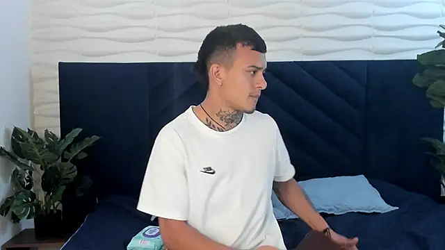 MrJustin  online show from 12.14.25