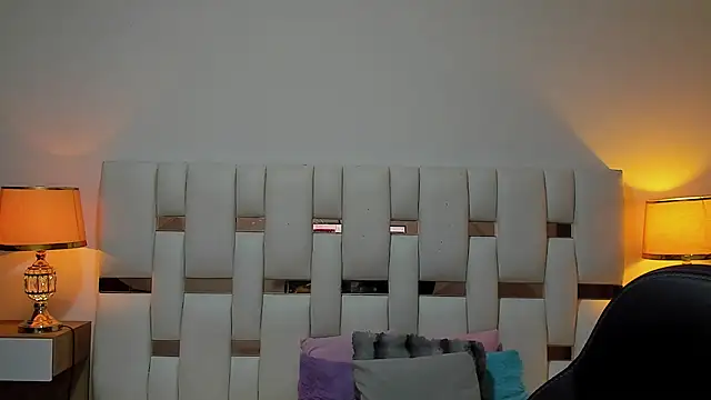 iamCharlotte19 online show from 07.10.26