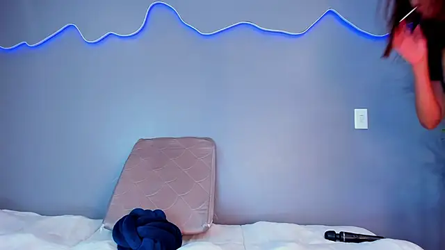 AlinaSweett  online show from 11.16.25