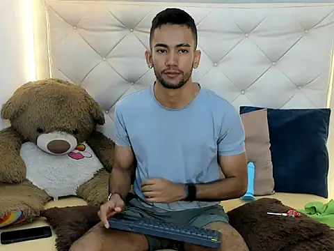 Snapshot of MaicolParker_ chatting on 03.20.26 MaicolParker online show from 03.20.26