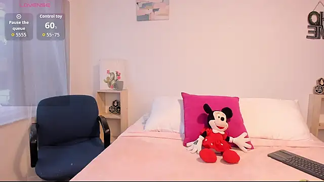 Natalia  Miller online show from 10.22.25