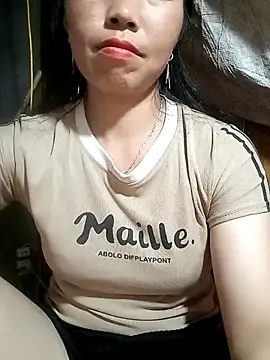 Snapshot of hera-00 chatting on 10.02.25 hera-00 online show from 10.02.25