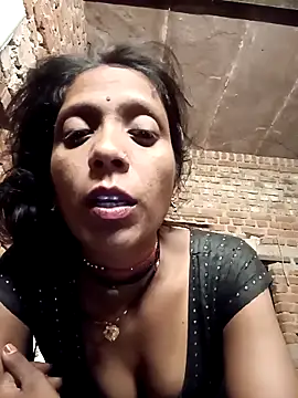 Snapshot of Xx_pooja chatting on 09.30.25 Xx pooja online show from 09.30.25