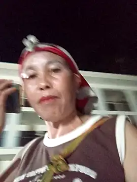 Snapshot of me-cute chatting on 09.12.25 me-cute online show from 09.12.25