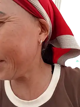 Snapshot of me-cute chatting on 09.13.25 me-cute online show from 09.13.25