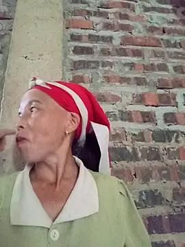 Snapshot of me-cute chatting on 09.15.25 me-cute online show from 09.15.25