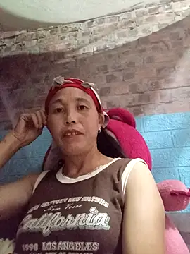 Snapshot of me-cute chatting on 09.27.25 me-cute online show from 09.27.25