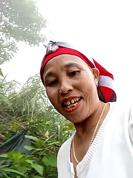 Snapshot of me-cute chatting on 10.01.25 me-cute online show from 10.01.25