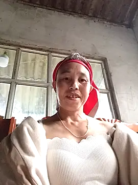 Snapshot of me-cute chatting on 10.10.25 me-cute online show from 10.10.25