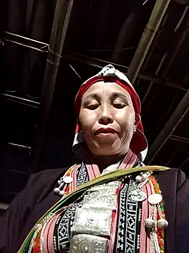 Snapshot of me-cute chatting on 10.22.25 me-cute online show from 10.22.25