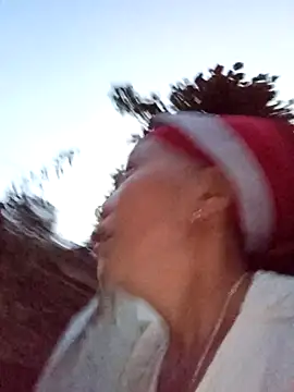 Snapshot of me-cute chatting on 10.28.25 me-cute online show from 10.28.25