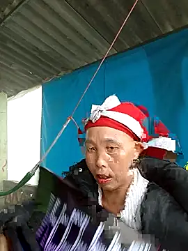 Snapshot of me-cute chatting on 11.01.25 me-cute online show from 11.01.25