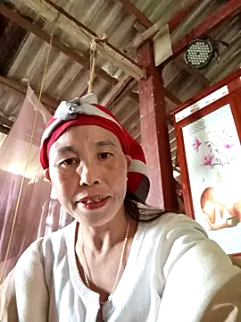 Snapshot of me-cute chatting on 11.09.25 me-cute online show from 11.09.25