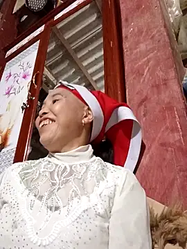 Snapshot of me-cute chatting on 11.12.25 me-cute online show from 11.12.25