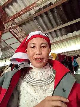 Snapshot of me-cute chatting on 11.14.25 me-cute online show from 11.14.25