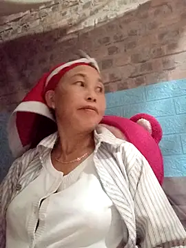 Snapshot of me-cute chatting on 11.14.25 me-cute online show from 11.14.25