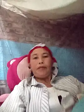 Snapshot of me-cute chatting on 11.15.25 me-cute online show from 11.15.25