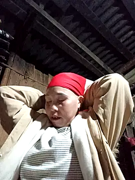 Snapshot of me-cute chatting on 11.20.25 me-cute online show from 11.20.25