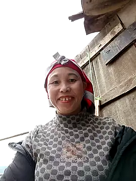 Snapshot of me-cute chatting on 11.24.25 me-cute online show from 11.24.25