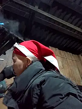 Snapshot of me-cute chatting on 11.25.25 me-cute online show from 11.25.25