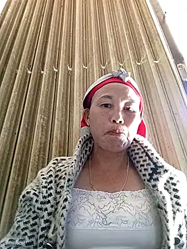 Snapshot of me-cute chatting on 11.28.25 me-cute online show from 11.28.25